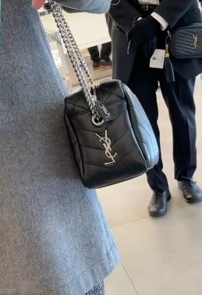 Saint Laurent LOULOU Casual Style Lambskin Chain Plain Elegant Style Crossbody - Image 3