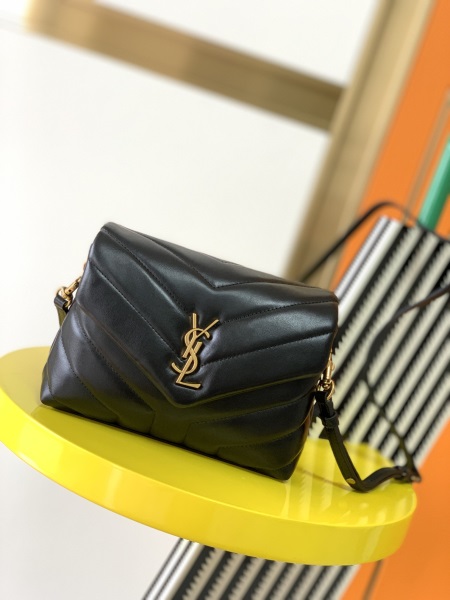 YSL LOULOU TOY STRAP BAG IN MATELASS? Y LEATHER 467072 20CM top quality